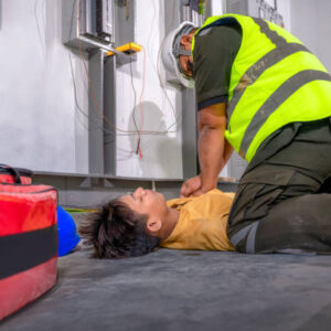 Técnicas de rescate en trabajos de líneas eléctricas de baja y media tensión